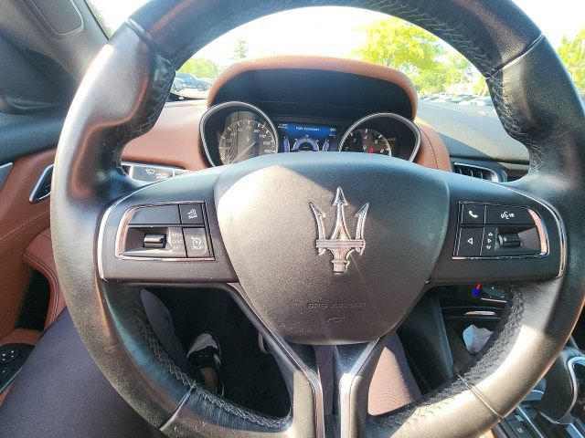 Used 2017 Maserati Levante AWD/4WD image 32