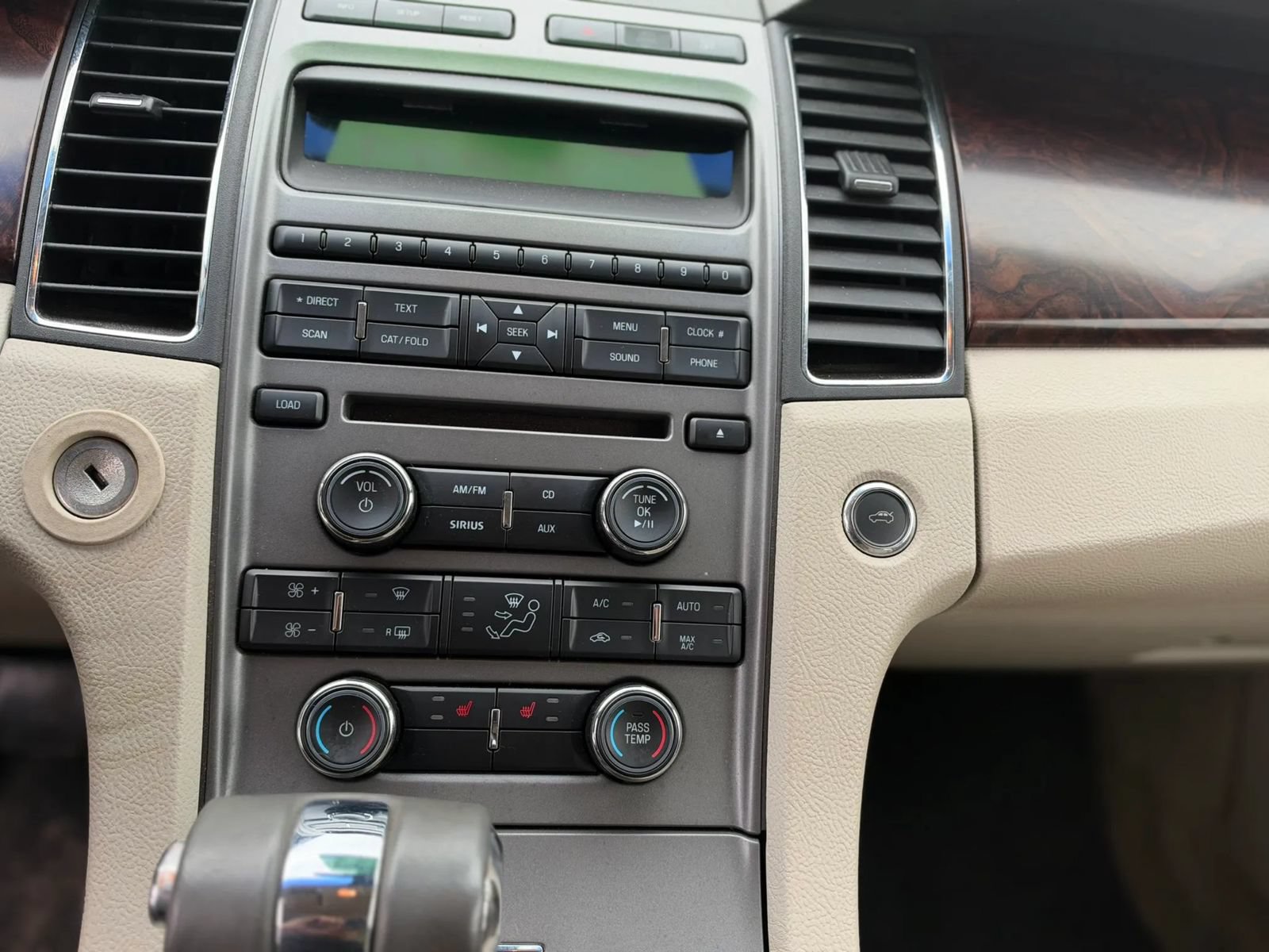 Used 2011 Ford Taurus SEL AWD/4WD image 12