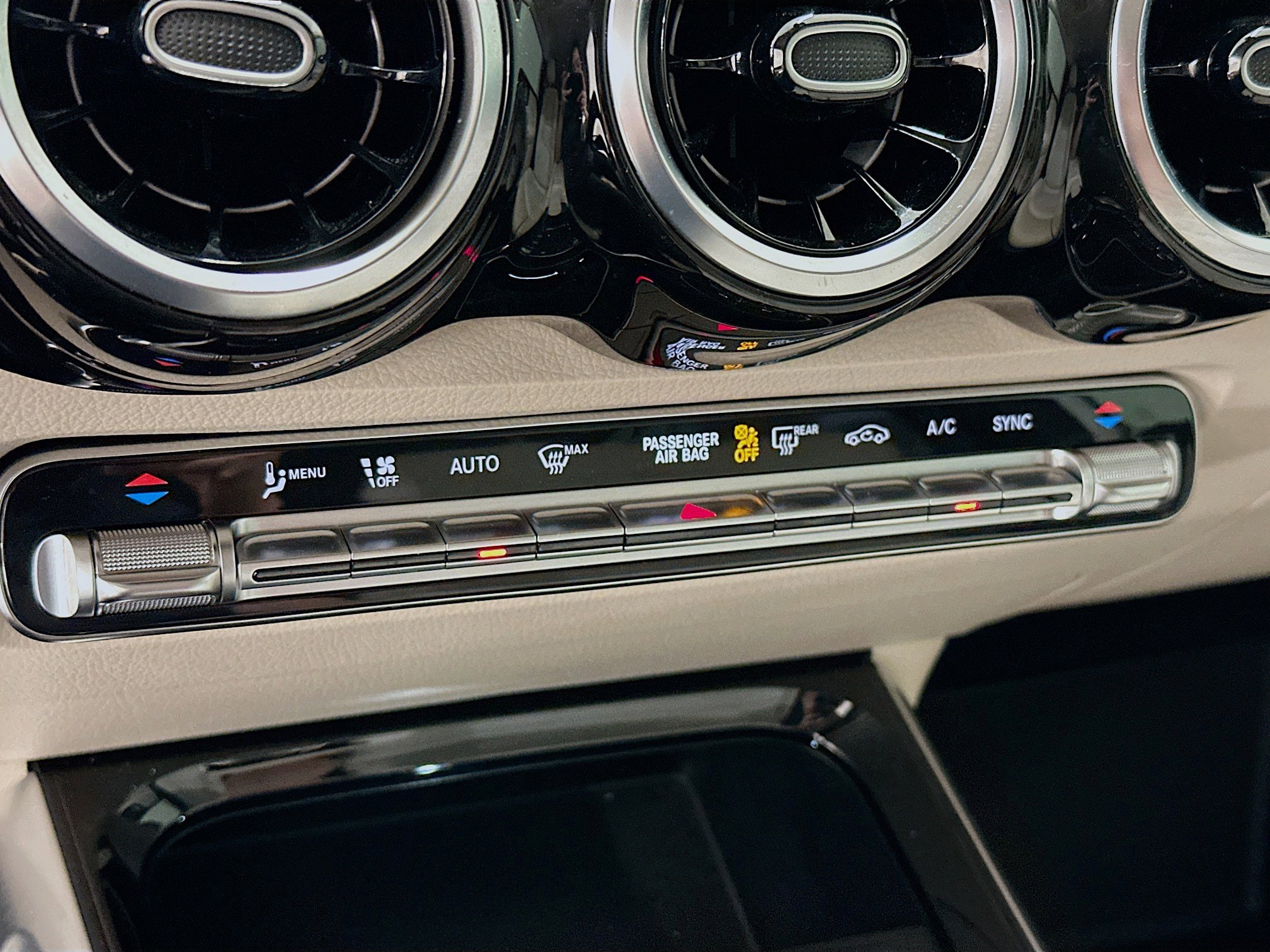 Used 2021 Mercedes-Benz GLB 250 GLB 250 image 23