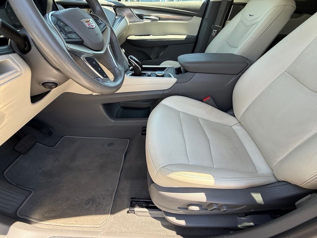 Used 2023 Cadillac XT5 Premium Luxury FWD image 12