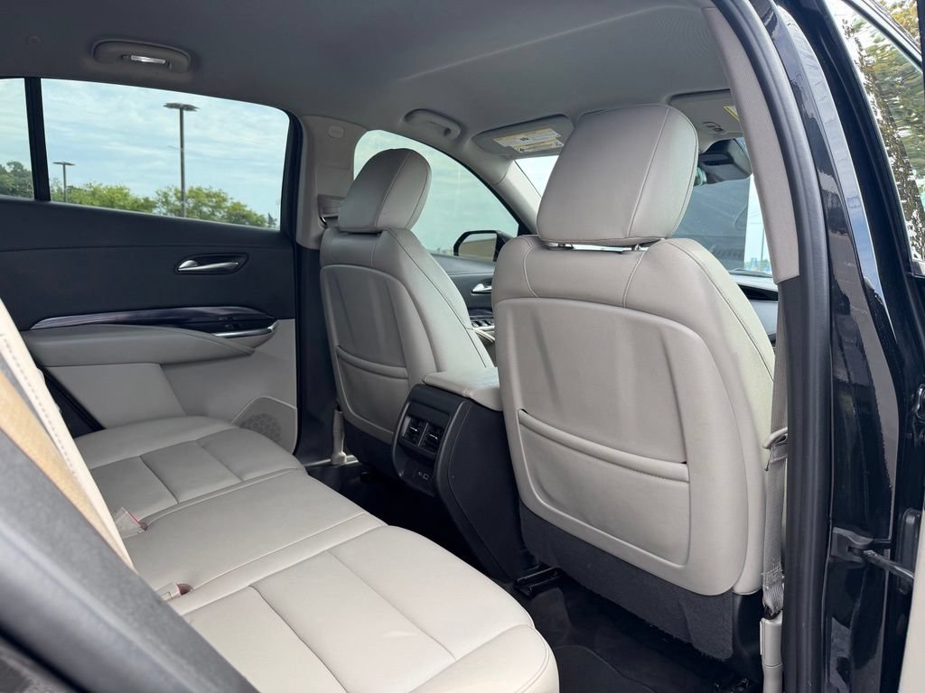 Used 2022 Cadillac XT4 Luxury FWD image 28