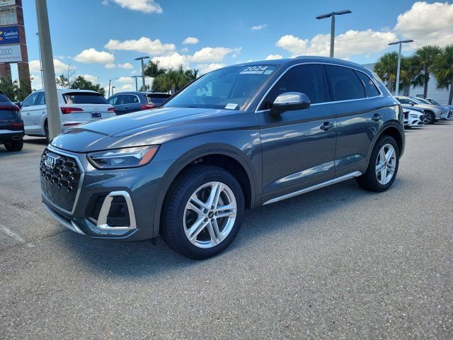 Certified 2024 Audi Q5 e Premium Plus w/ Premium Plus Package AWD/4WD image 4