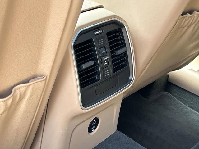 Used 2021 Porsche Macan image 20