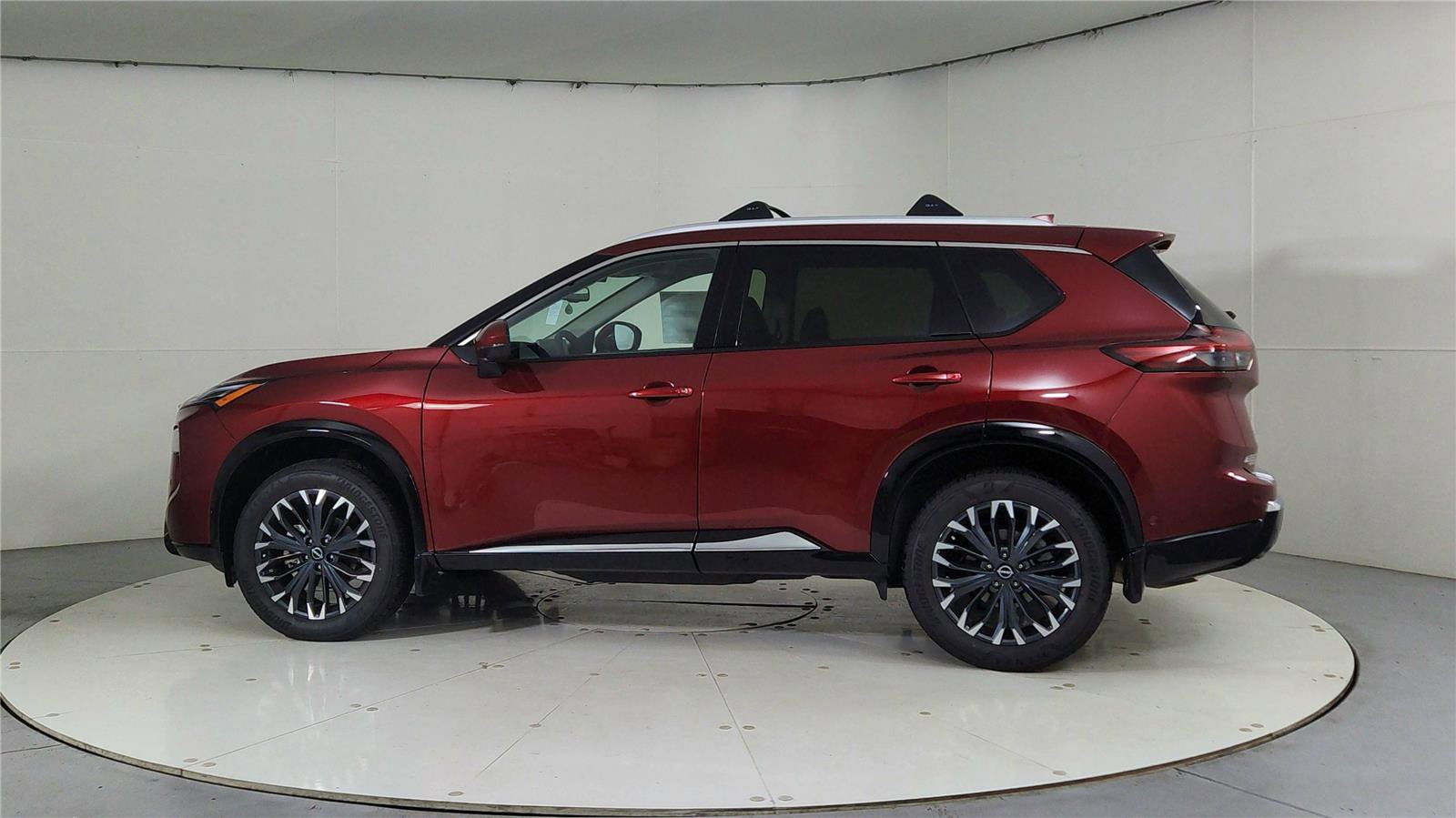 New 2026 Nissan Rogue Platinum image 4