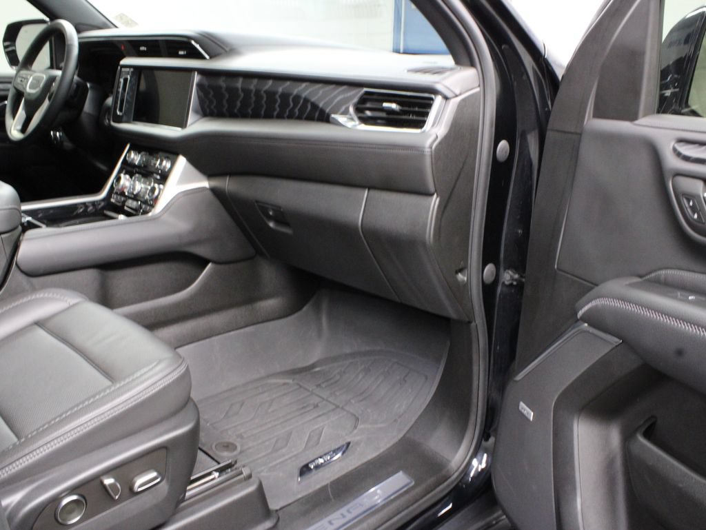 Used 2023 GMC Yukon Denali w/ LPO, Floor Liner Package AWD/4WD image 37