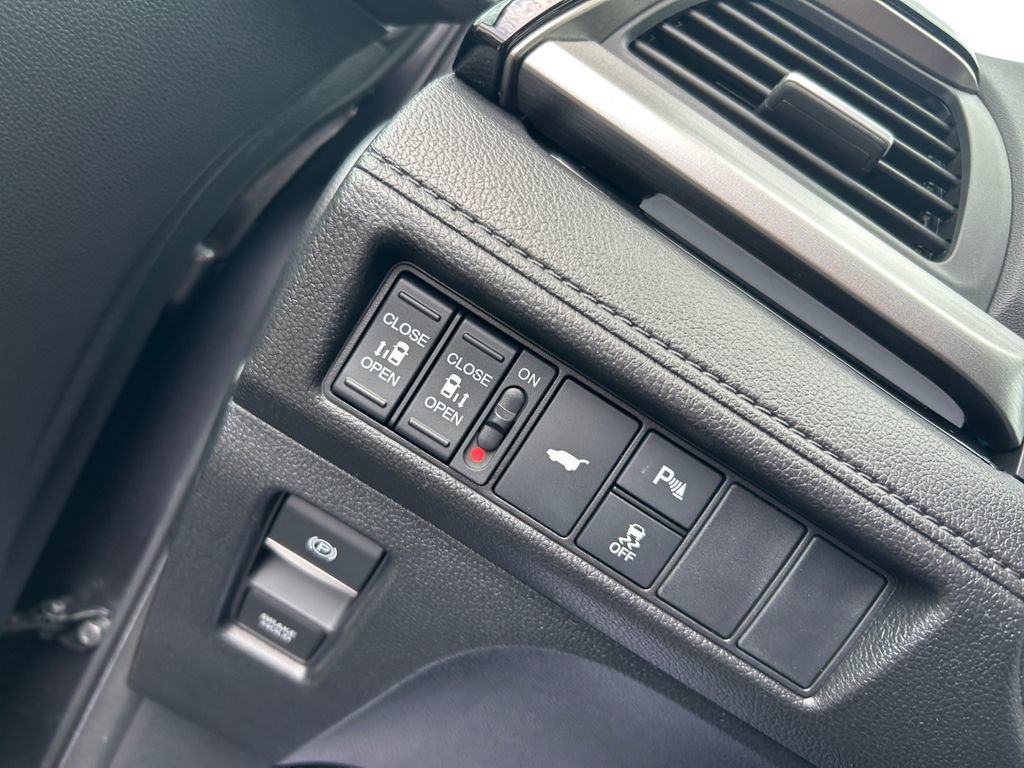 Certified 2025 Honda Odyssey Touring image 29