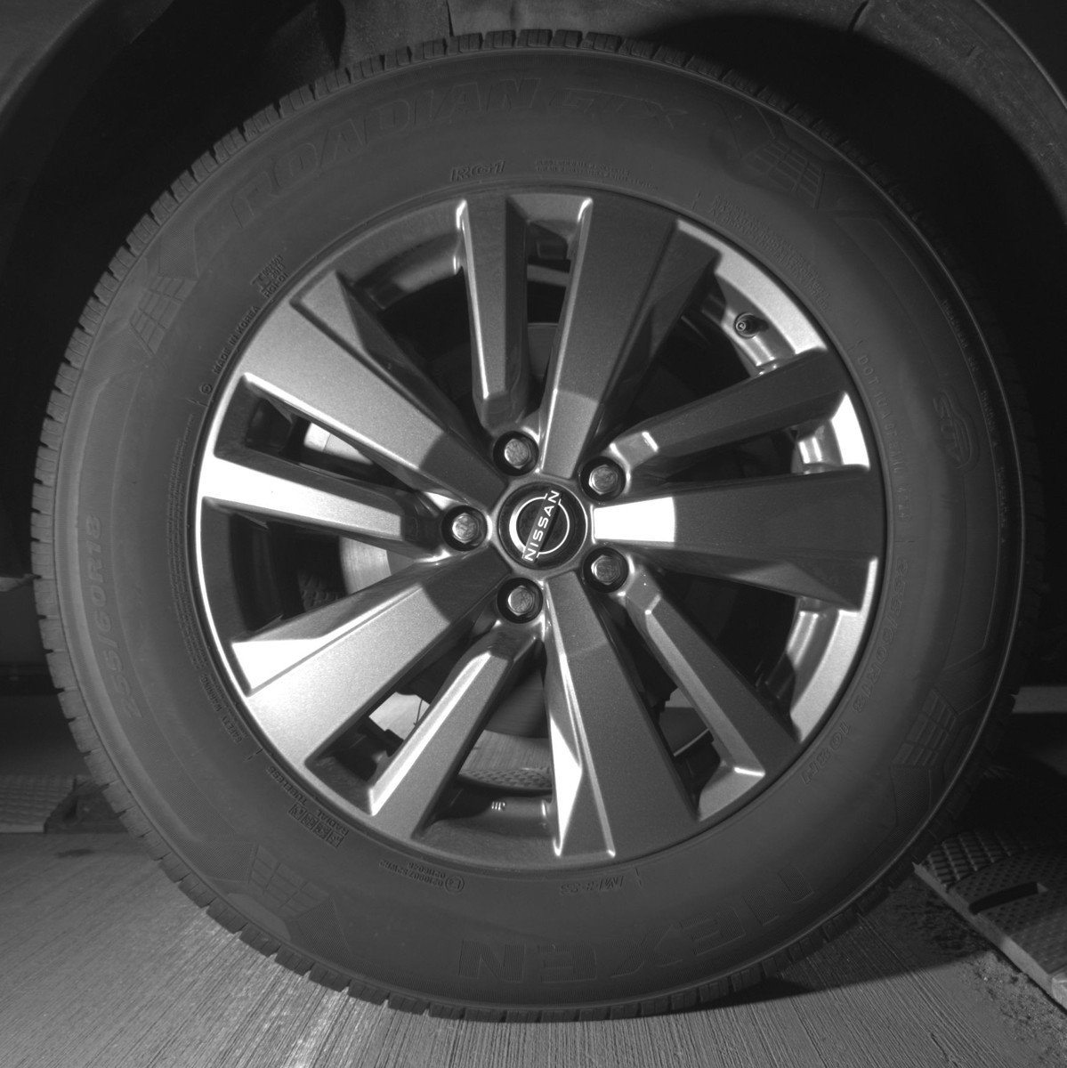 Used 2025 Nissan Pathfinder SV AWD/4WD image 13