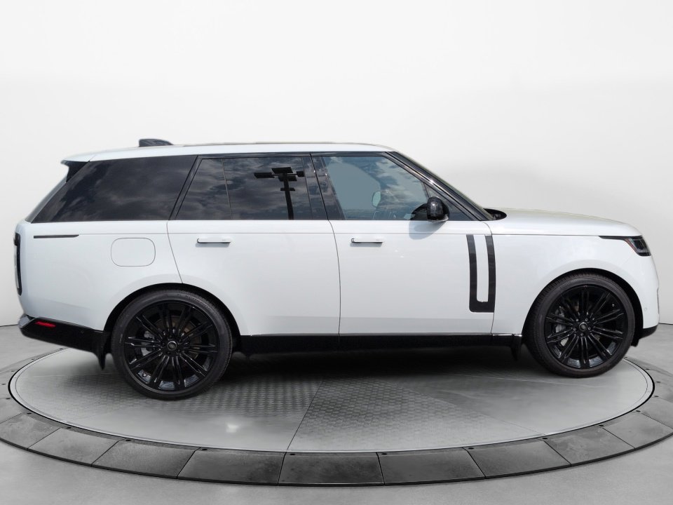 New 2025 Land Rover Range Rover SE AWD/4WD image 8