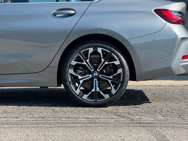 Certified 2025 BMW 330i xDrive Sedan image 4