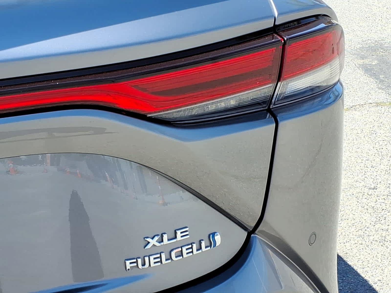 Certified 2022 Toyota Mirai w/ Advanced Technology Package RWD image 8