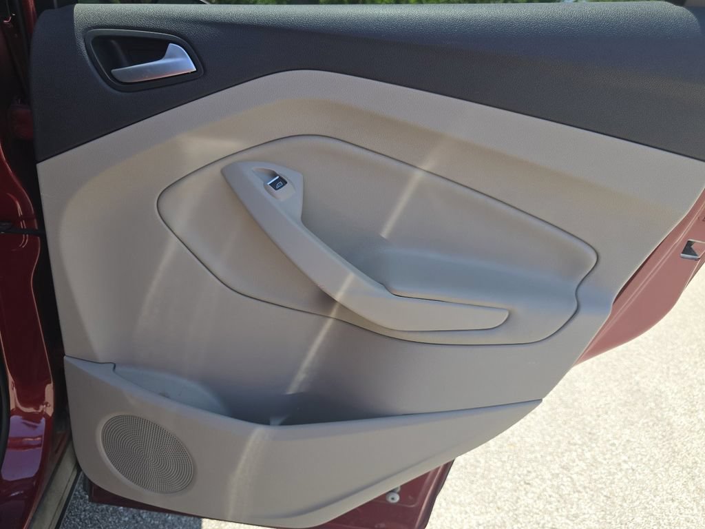 Used 2019 Ford Escape SE FWD image 21