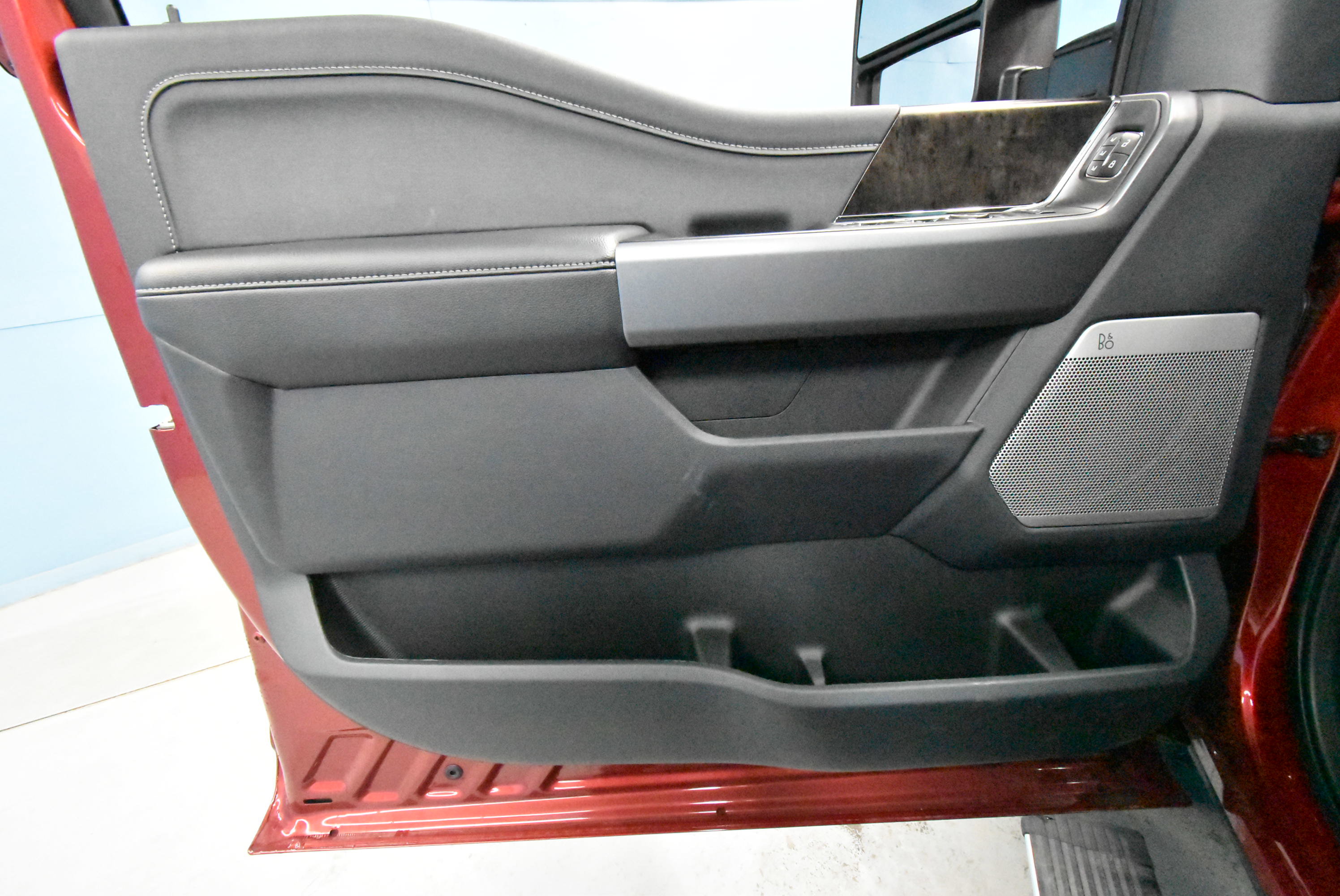 New 2025 Ford F350 Lariat w/ Lariat Ultimate Package image 3