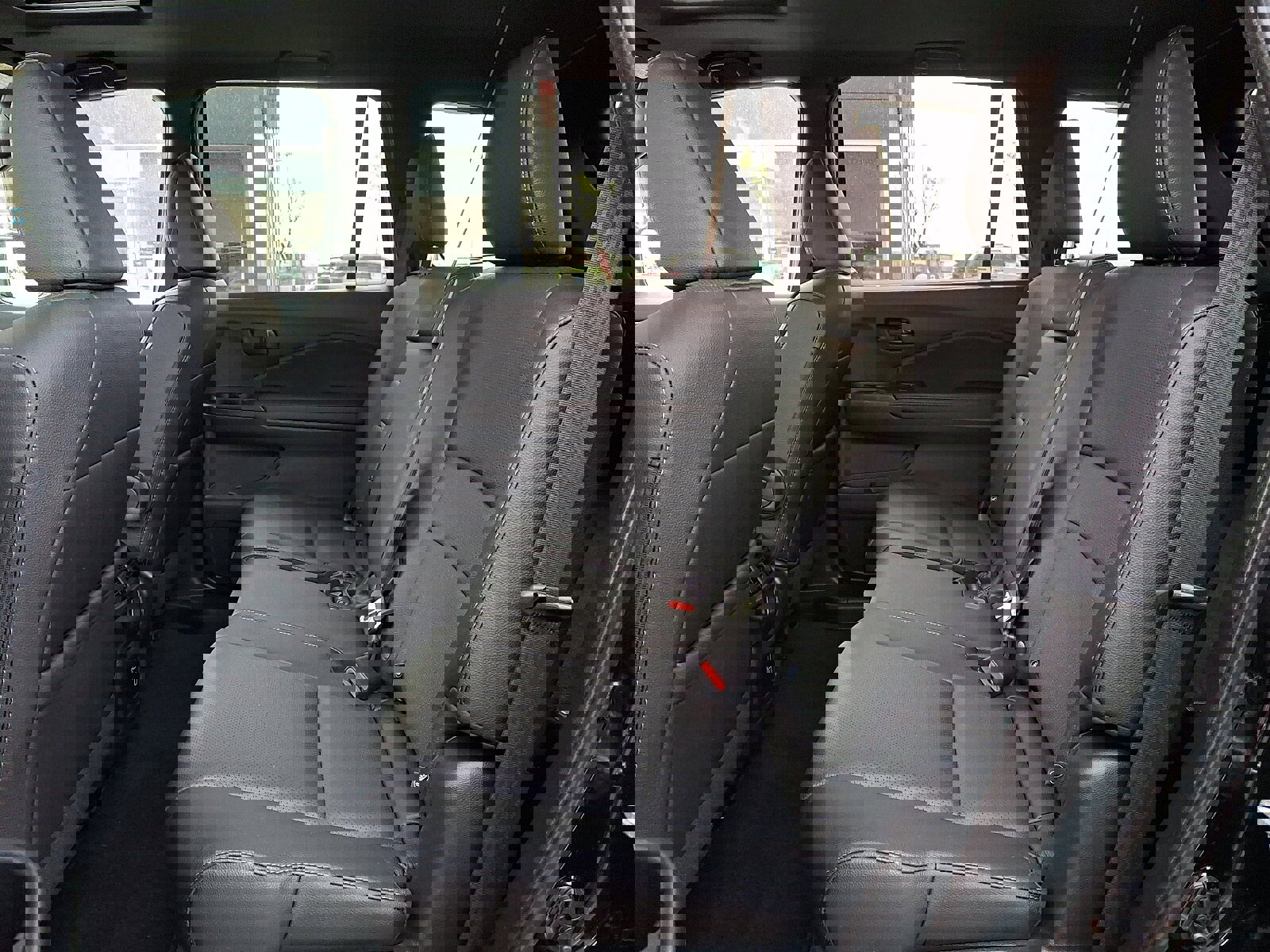 Used 2023 Honda Passport EX-L image 10