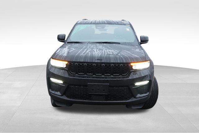 New 2025 Jeep Grand Cherokee Limited w/ Black Appearance Package image 8