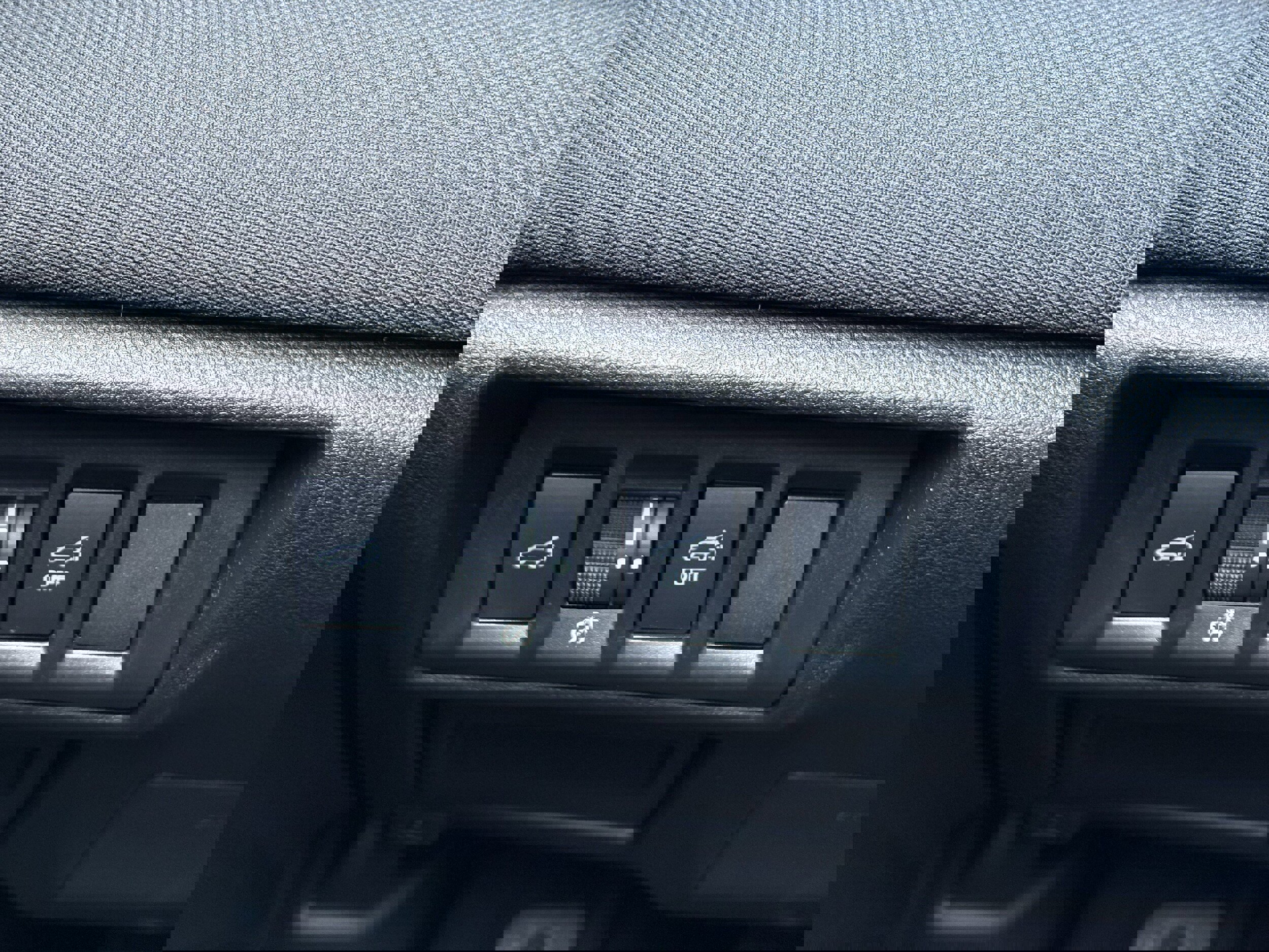 Certified 2025 Subaru Outback Premium AWD/4WD image 17