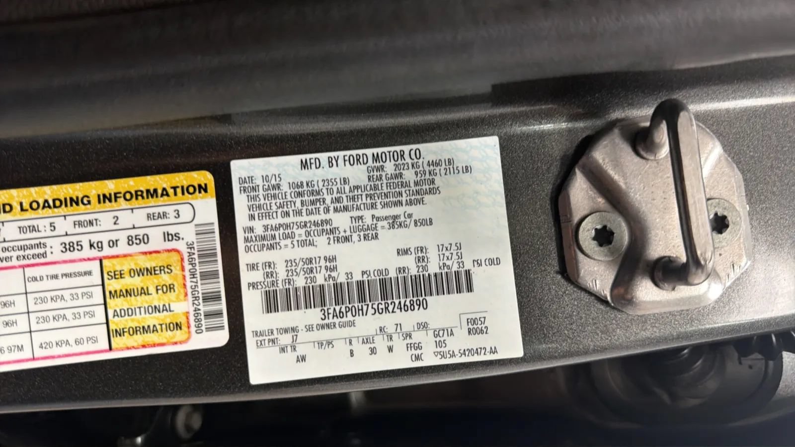 Used 2016 Ford Fusion SE FWD image 24