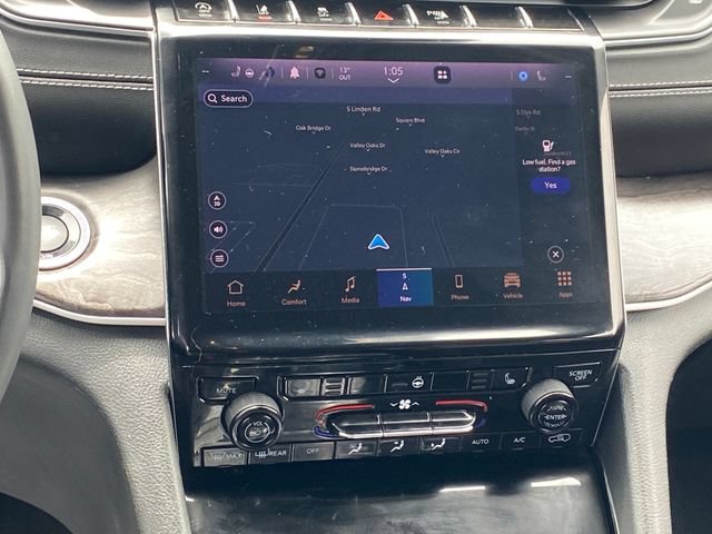Used 2023 Jeep Grand Cherokee Limited AWD/4WD image 10