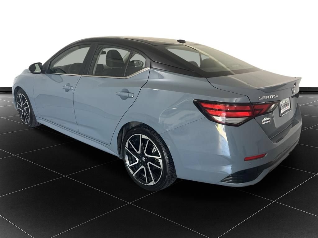 Used 2025 Nissan Sentra SR FWD image 3