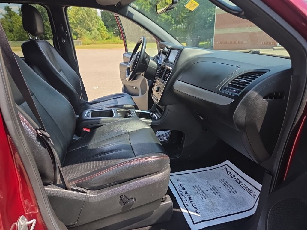 Used 2018 Dodge Grand Caravan GT FWD image 21