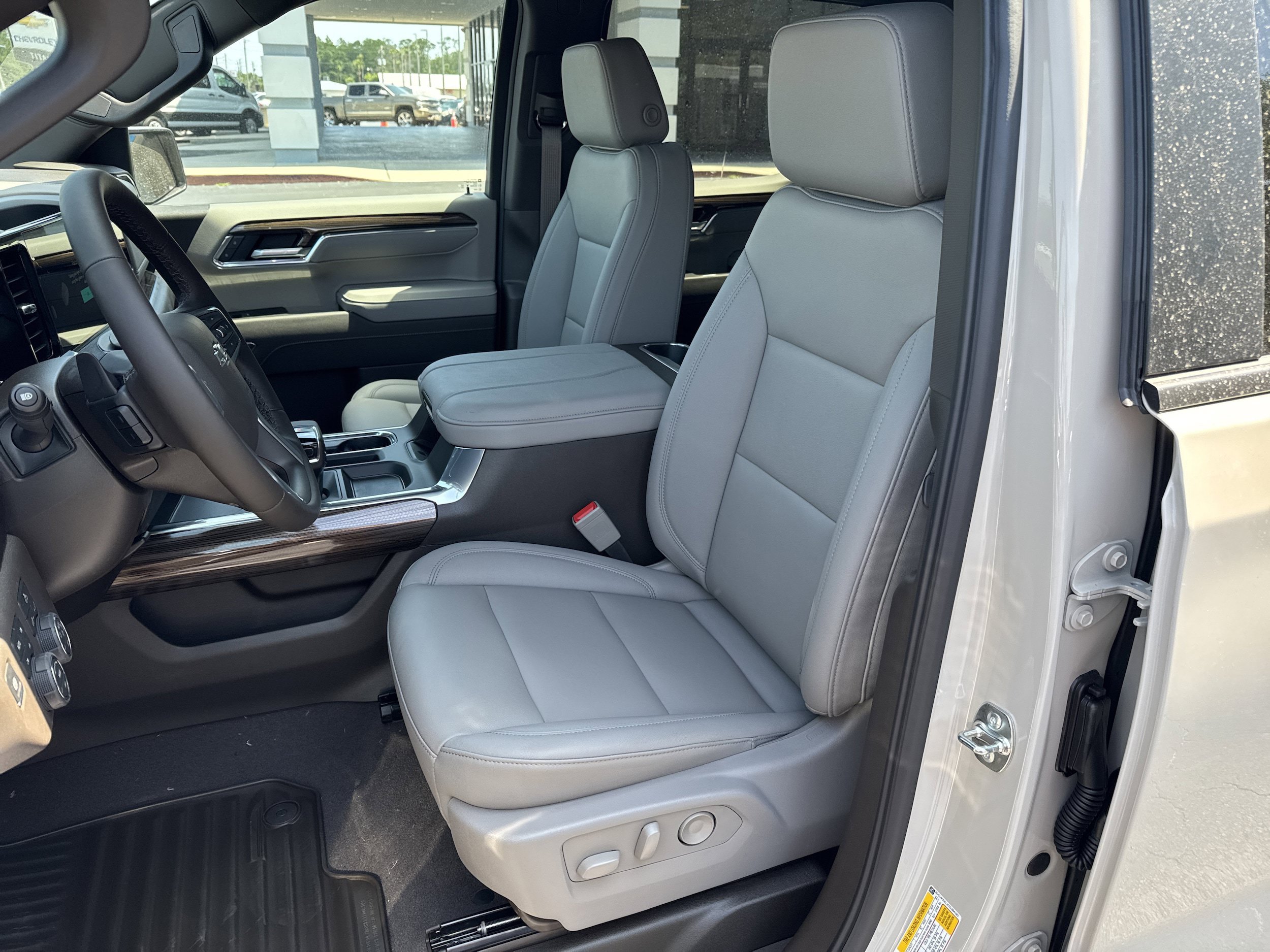 New 2026 Chevrolet Silverado 1500 RST w/ Convenience Package II AWD/4WD image 24