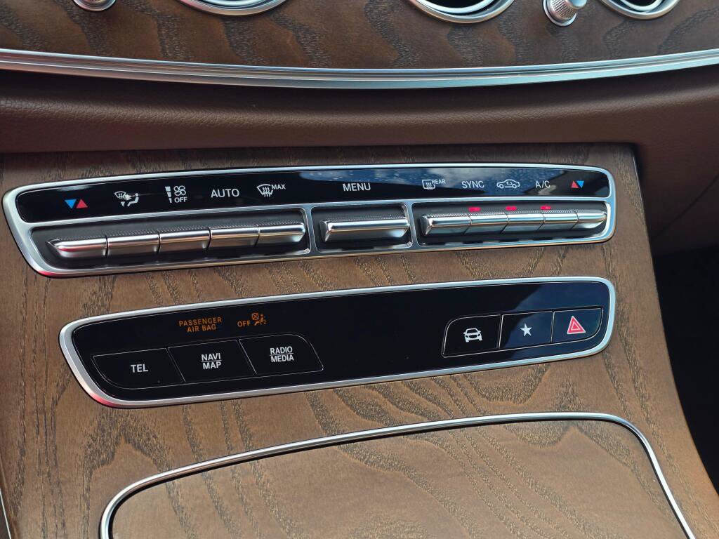 Used 2022 Mercedes-Benz E 350 4MATIC Sedan image 16