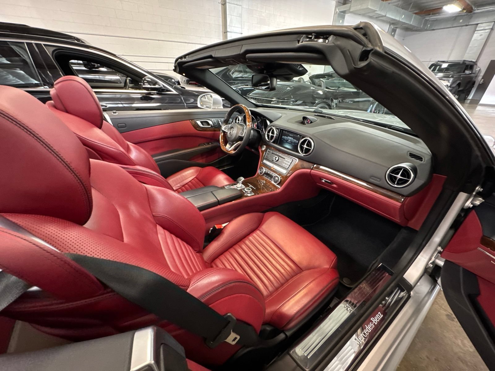 Used 2019 Mercedes-Benz SL 550 image 28