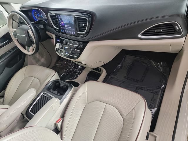 Used 2020 Chrysler Pacifica Limited FWD image 19
