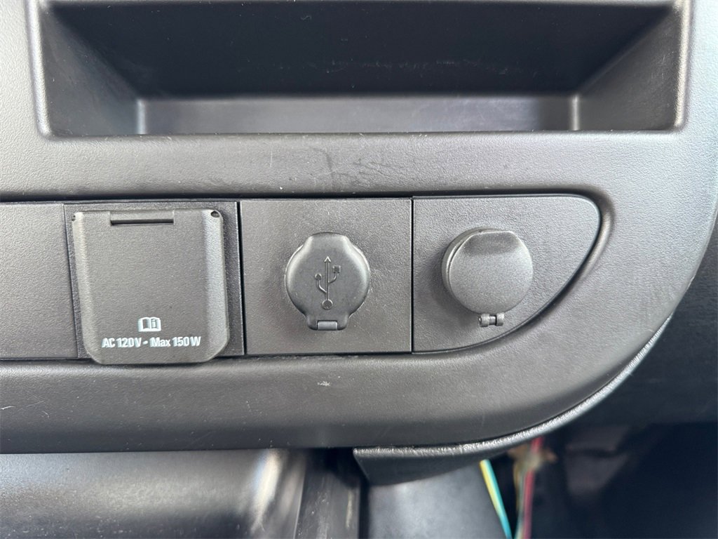 Used 2017 Chevrolet Express 2500 image 25