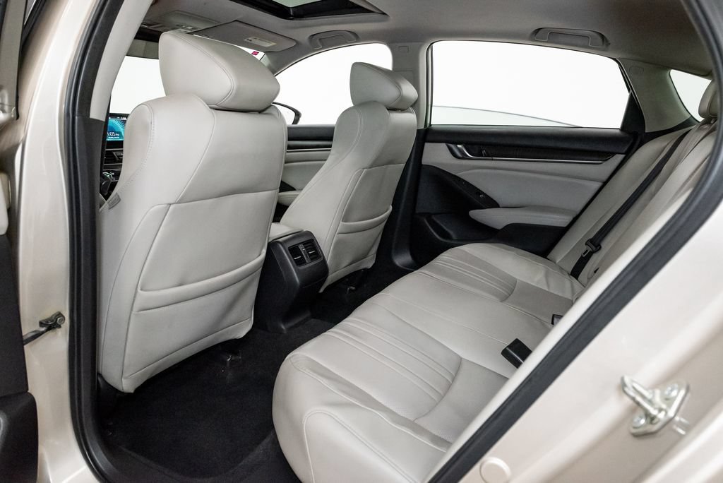 Used 2018 Honda Accord Touring image 24