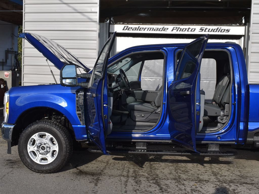 New 2026 Ford F350 XLT w/ FX4 Off-Road Package AWD/4WD image 27
