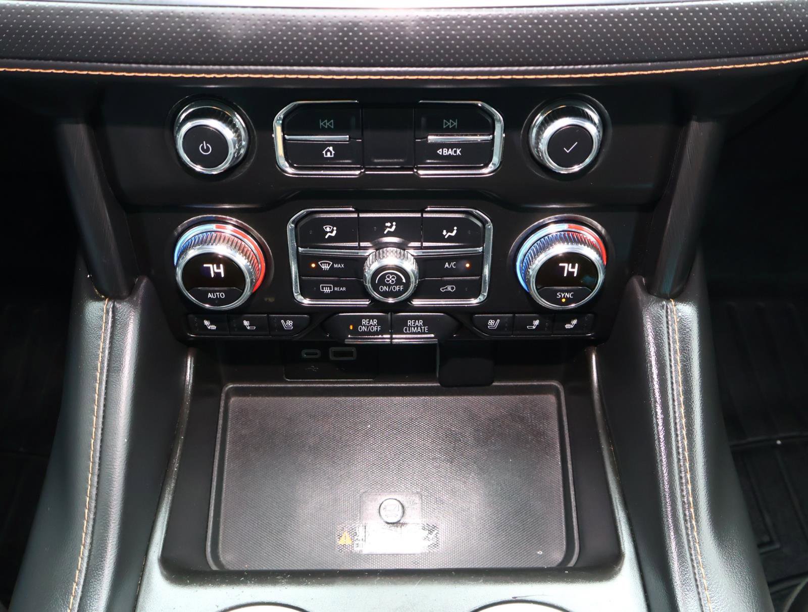 Used 2023 GMC Yukon AT4 w/ Technology Package image 28