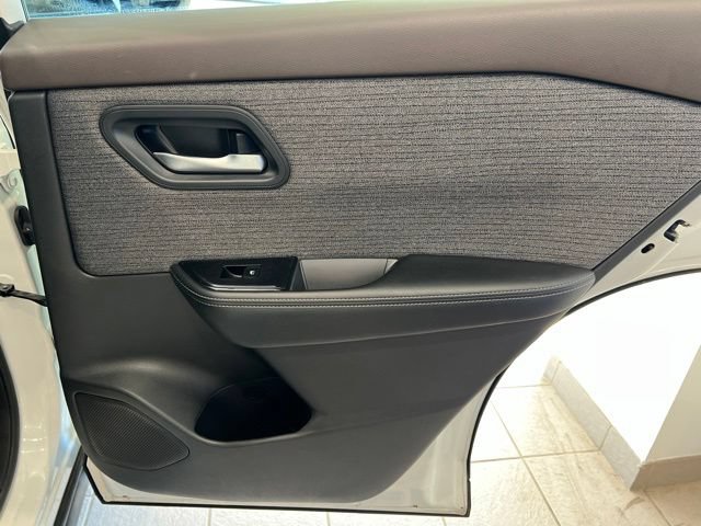 Used 2022 Nissan Rogue SV AWD/4WD image 20