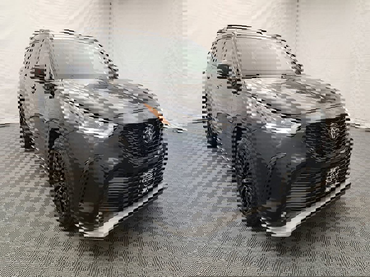 Used 2024 Toyota Highlander XSE image 2