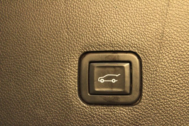 Used 2020 Chevrolet Traverse RS image 18