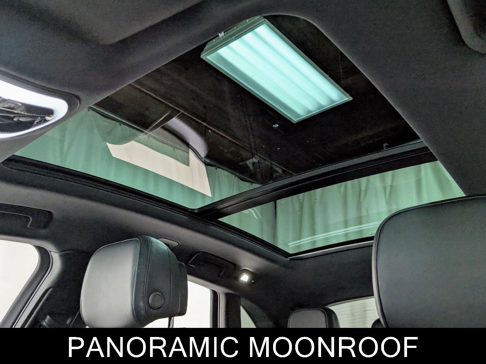 Used 2023 Porsche Macan image 16