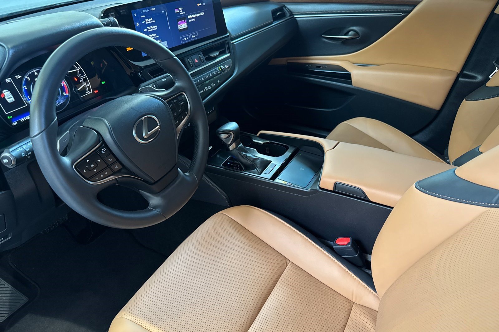 Certified 2025 Lexus ES 350 w/ Premium Package FWD image 11