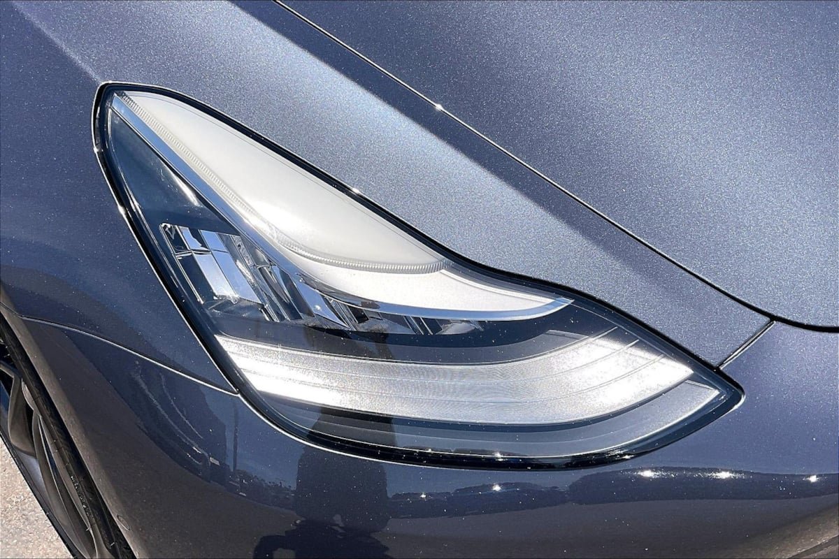 Used 2018 Tesla Model 3 Long Range AWD/4WD image 24
