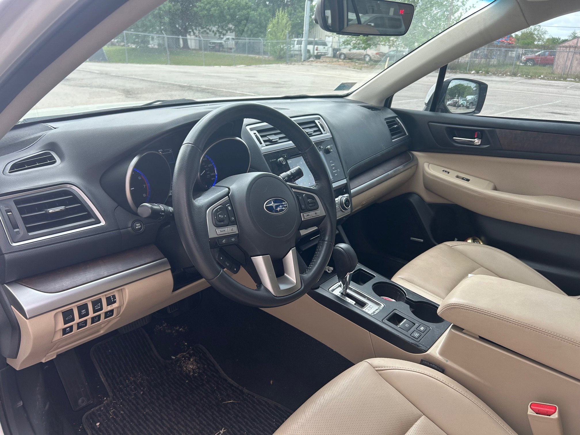 Used 2017 Subaru Outback 2.5i Limited image 4