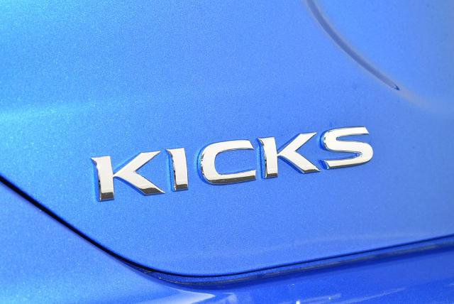 Certified 2025 Nissan Kicks Play S FWD image 9