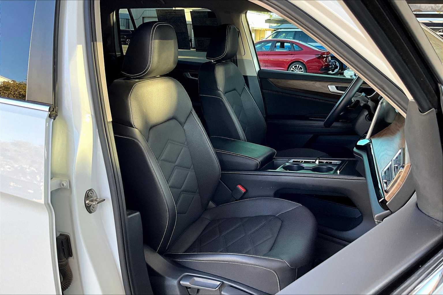 Certified 2024 Volkswagen Atlas SE image 14