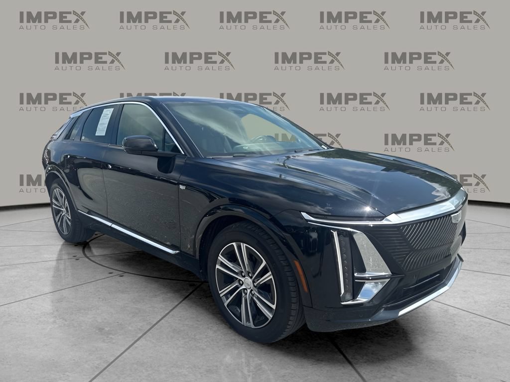 Used 2024 Cadillac Lyriq Luxury w/ LPO, Floor Liner Package AWD/4WD image 4