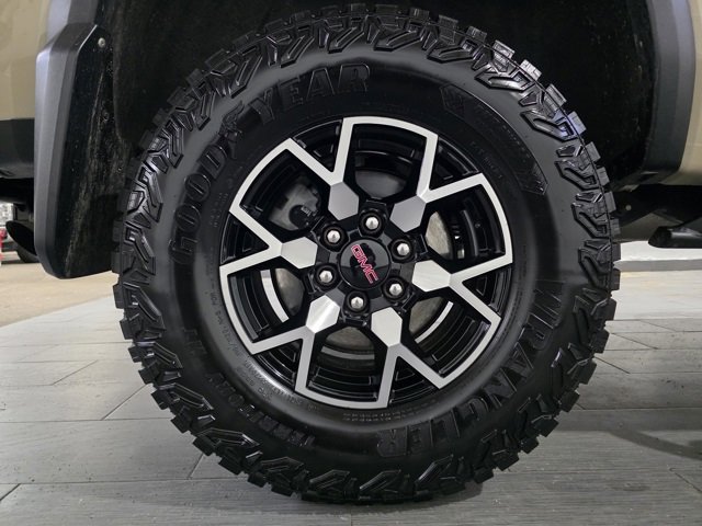 Used 2024 GMC Canyon AT4X image 26