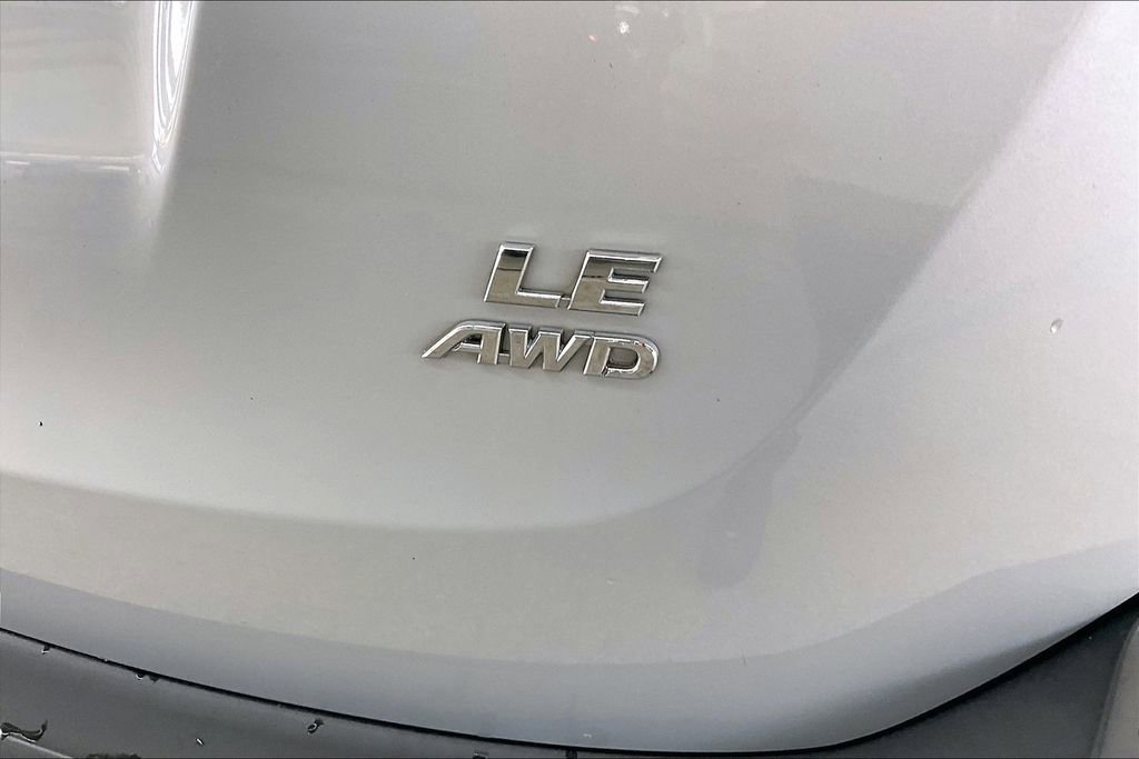 Used 2015 Toyota RAV4 LE image 26
