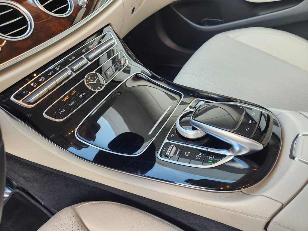 Used 2018 Mercedes-Benz E 300 image 19