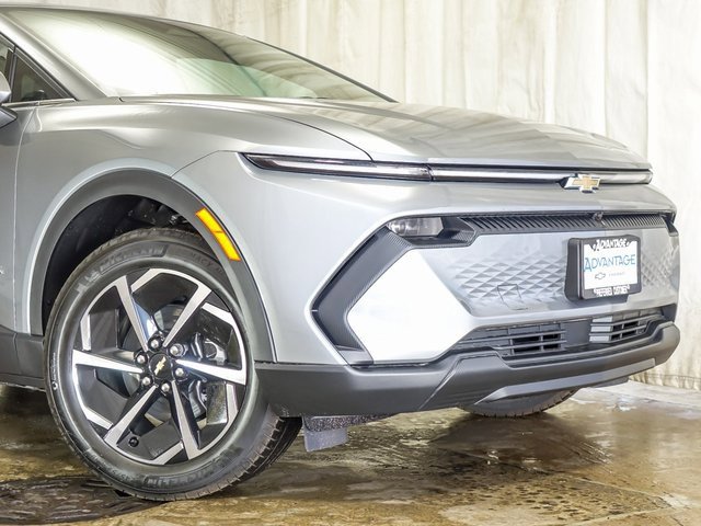 New 2026 Chevrolet Equinox EV LT image 3