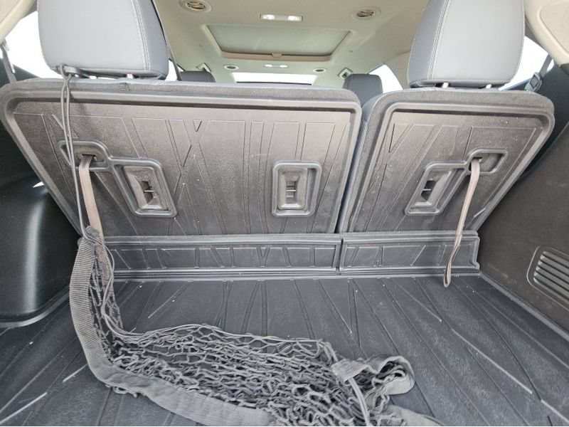 Used 2020 Buick Enclave Essence w/ Sound and Sites Package FWD image 23