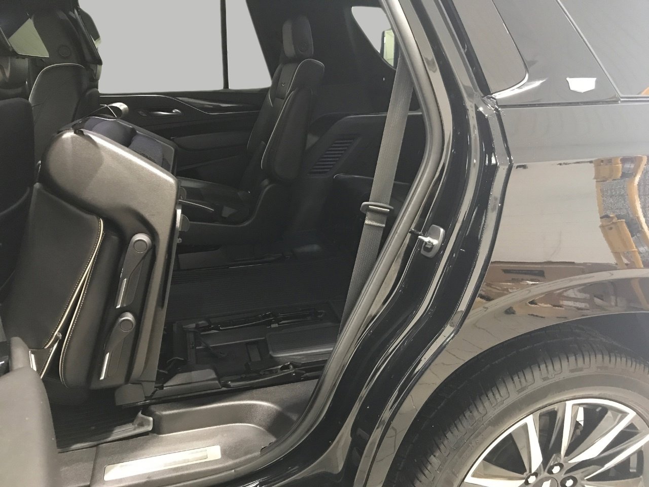 Used 2021 Cadillac Escalade Sport w/ Driver Assist Tech Package image 34