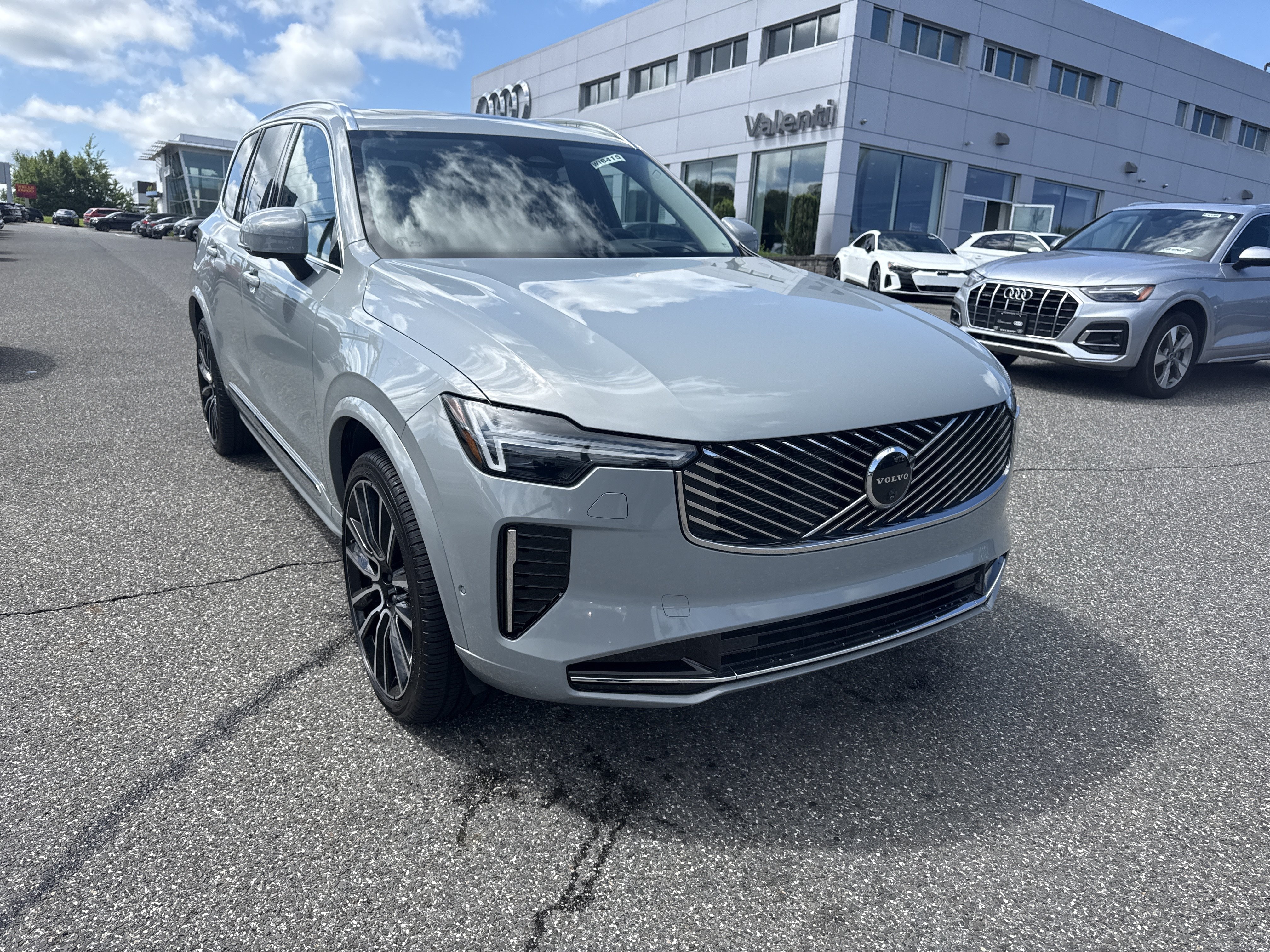 Certified 2025 Volvo XC90 B5 Ultra AWD/4WD image 1