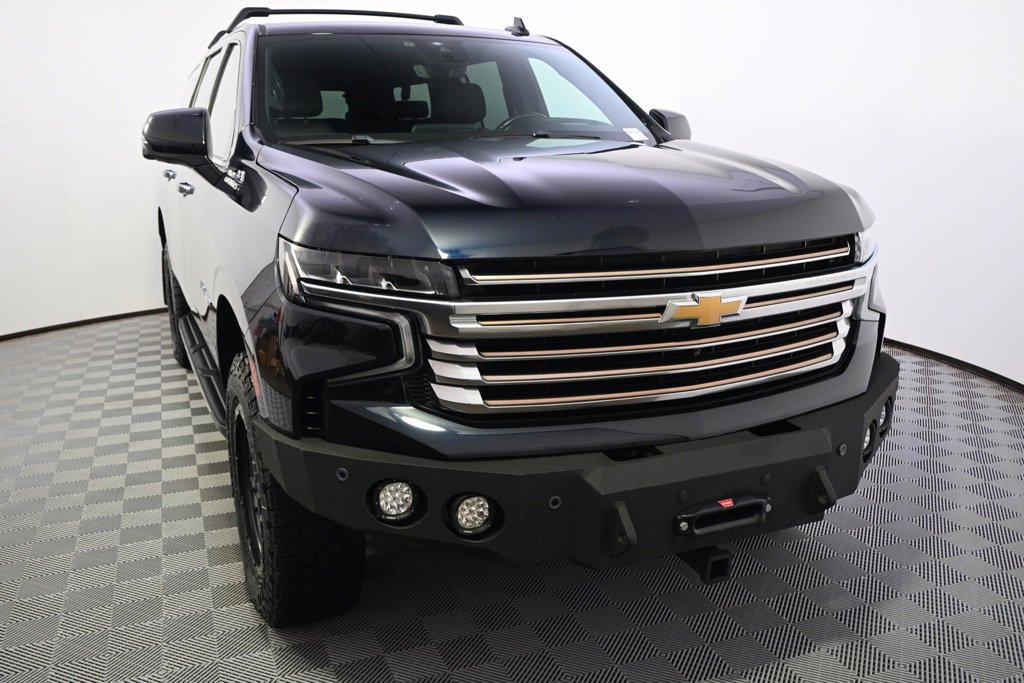 Used 2023 Chevrolet Suburban High Country image 9