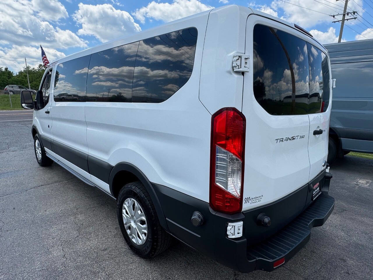 Used 2015 Ford Transit 350 XLT RWD image 7